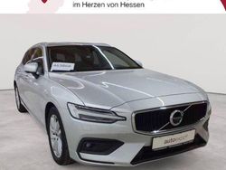 Bright silbermetallic Gebraucht 2021 Volvo V60 Momentum Kombi | 25.290 € (Fairer Preis)