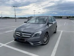 Grau Gebraucht 2012 Mercedes B200 Van / Kleinbus | 6.380 € (Teuer)