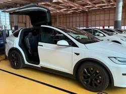 Weiß Gebraucht 2023 Tesla Model X SUV | 63.700 € (Fairer Preis)