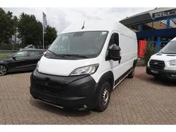 Weiß Gebraucht 2024 Peugeot Boxer Van | 33.296 € (Etwas zu teuer)