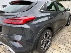 Grau Gebraucht 2022 Kia XCeed Vision SUV | 18.500 € (Guter Preis)
