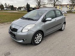 Silber Gebraucht 2008 Toyota Yaris Team Kleinwagen | 3.900 € (Fairer Preis)