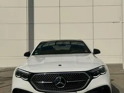 Weiß Gebraucht 2024 Mercedes E220 Premium Plus Limousine | 64.999 €
