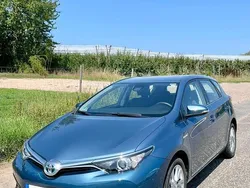 Blau Gebraucht 2016 Toyota Auris Hybrid Edition-S Limousine | 15.900 € (Fairer Preis)