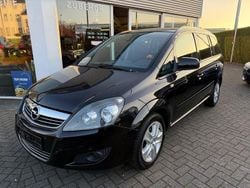 Schwarz Gebraucht 2011 Opel Zafira Design Edition Van / Kleinbus | 3.740 € (Guter Preis)