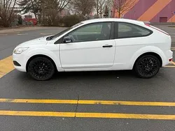 Weiß Gebraucht 2009 Ford Focus Limousine | 1.300 € (Guter Preis)