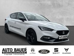Weiß Neu 2025 Seat Leon Black Edition Limousine | 33.990 € (Etwas zu teuer)