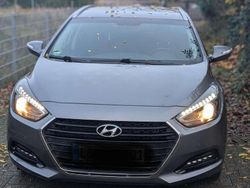 Grau Gebraucht 2016 Hyundai i40 Trend Kombi | 12.200 € (Fairer Preis)