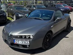 Grau Gebraucht 2010 Alfa Romeo Spider Cabrio | 16.900 €