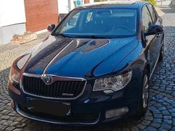 Blau Gebraucht 2011 Skoda Superb Limousine | 4.900 €