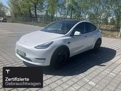 Weiß Gebraucht 2024 Tesla Model Y SUV | 39.500 € (Etwas zu teuer)
