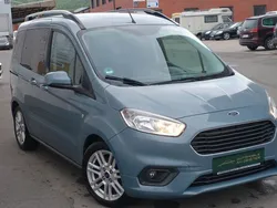 Blau Gebraucht 2019 Ford Tourneo Courier Titanium Van / Kleinbus | 13.990 € (Fairer Preis)
