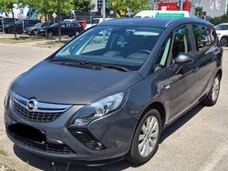 Grau Gebraucht 2016 Opel Zafira Tourer Edition Van / Kleinbus | 7.500 € (Fairer Preis)