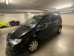 Schwarz Gebraucht 2008 VW Touran Van / Kleinbus | 4.750 € (Etwas zu teuer)