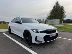 Weiß Gebraucht 2024 BMW 330 Sport Line Limousine | 35.000 €