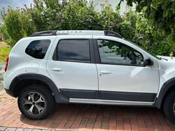 Weiß Gebraucht 2017 Dacia Duster Essentiel SUV | 8.275 € (Fairer Preis)