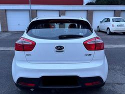 Weiß Gebraucht 2011 Kia Rio Limousine | 2.750 € (Fairer Preis)