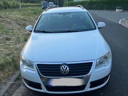 Weiß Gebraucht 2010 VW Passat Comfortline Kombi | 2.850 € (Guter Preis)