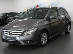 Grau Gebraucht 2014 Mercedes B180 Van / Kleinbus | 13.790 € (Fairer Preis)