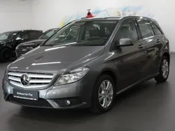 Grau Gebraucht 2014 Mercedes B180 Van / Kleinbus | 15.790 € (Fairer Preis)