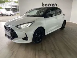 Weiss Gebraucht 2022 Toyota Yaris Hybrid Style Kleinwagen | 26.476 € (Teuer)