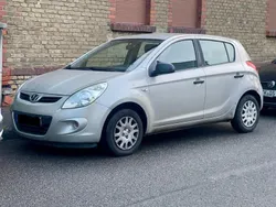 Grau Gebraucht 2010 Hyundai i20 Limousine | 800 €