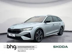 Silber Gebraucht 2025 Skoda Octavia RS Kombi | 43.280 € (Etwas zu teuer)