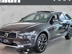 Platinum grey metallic Neu 2024 Volvo V90 CC Plus Kombi | 82.350 €