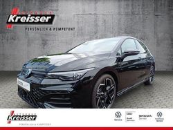 Schwarz (grenadillschwarz metallic) Gebraucht 2025 VW Golf VIII R-line Limousine | 35.450 € (Etwas zu teuer)