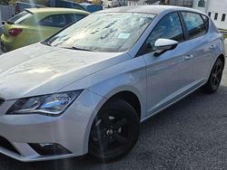 Silber Gebraucht 2015 Seat Leon Reference Limousine | 5.999 € (Fairer Preis)
