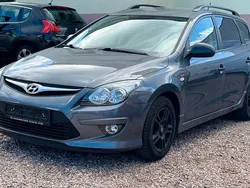 Grau Gebraucht 2011 Hyundai i30 Kombi | 4.200 € (Fairer Preis)