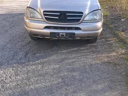 Grün Gebraucht 2000 Mercedes ML270 SUV | 2.000 € (Superpreis)