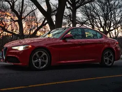Rot Gebraucht 2017 Alfa Romeo Giulia Veloce Limousine | 25.000 € (Fairer Preis)