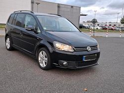 Schwarz Gebraucht 2012 VW Touran Van / Kleinbus | 9.850 € (Fairer Preis)