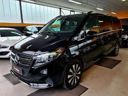 Obsidianschwarz metallic Gebraucht 2024 Mercedes V300 Van / Kleinbus | 71.990 € (Etwas zu teuer)