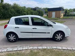 Weiß Gebraucht 2012 Renault Clio IV Limousine | 4.490 € (Fairer Preis)