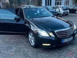 Schwarz Gebraucht 2011 Mercedes E300 Limousine | 8.750 € (Guter Preis)