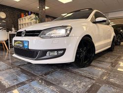 Weiß Gebraucht 2014 VW Polo Life Limousine | 6.950 € (Fairer Preis)