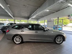 Skyscraper grau Gebraucht 2022 BMW 318 Sport Line Kombi | 28.999 € (Fairer Preis)