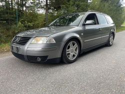 Grau Gebraucht 2002 VW Passat Kombi | 2.000 € (Fairer Preis)