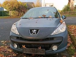 Grau Gebraucht 2009 Peugeot 207 Coupé | 1.600 € (Guter Preis)