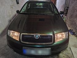 Grün Gebraucht 2002 Skoda Fabia Kleinwagen | 550 € (Superpreis)