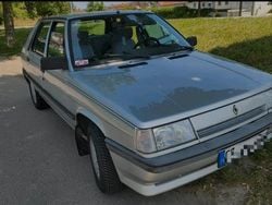 Grau Gebraucht 1988 Renault R11 Limousine | 4.900 €