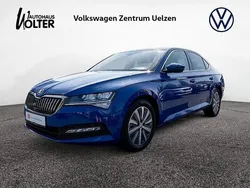 Blau Gebraucht 2022 Skoda Superb Ambition Limousine | 26.780 € (Guter Preis)