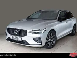 Bright silver metallic Gebraucht 2021 Volvo V60 R-Design Kombi | 28.300 € (Guter Preis)