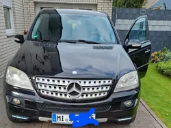 Schwarz Gebraucht 2007 Mercedes ML320 SUV | 5.900 € (Fairer Preis)