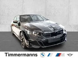 Saphirschwarz metallic Neu 2024 BMW i5 Sport Line Limousine | 97.490 €