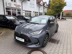 Weiß Neu 2025 Toyota Yaris Hybrid Sport Limousine | 29.990 € (Fairer Preis)