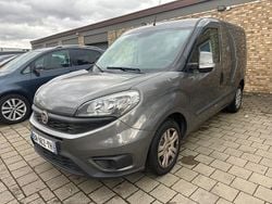 Grau Gebraucht 2015 Fiat Doblò Van / Kleinbus | 4.900 € (Guter Preis)