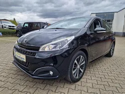 Schwarz Gebraucht 2017 Peugeot 208 Active Kleinwagen | 8.990 € (Etwas zu teuer)